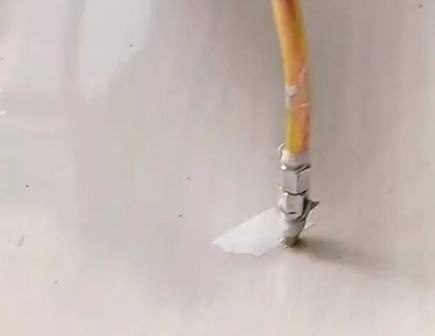 清流瓷砖空鼓维修公司专业解答在瓷砖铺贴过程中，如果使用的砂料过粗（如全部使用了粗砂），可能会导致以下问题